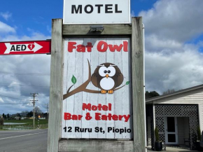  FatOwl Motel, Bar & Eatery  Пиопио